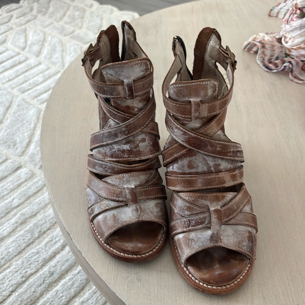 Free birds size 8
